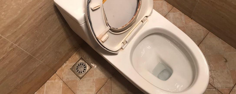 马桶崩瓷怎么修补(马桶瓷裂了漏水怎么办) 马桶崩瓷怎么修补(马桶瓷裂了漏水怎么办)
